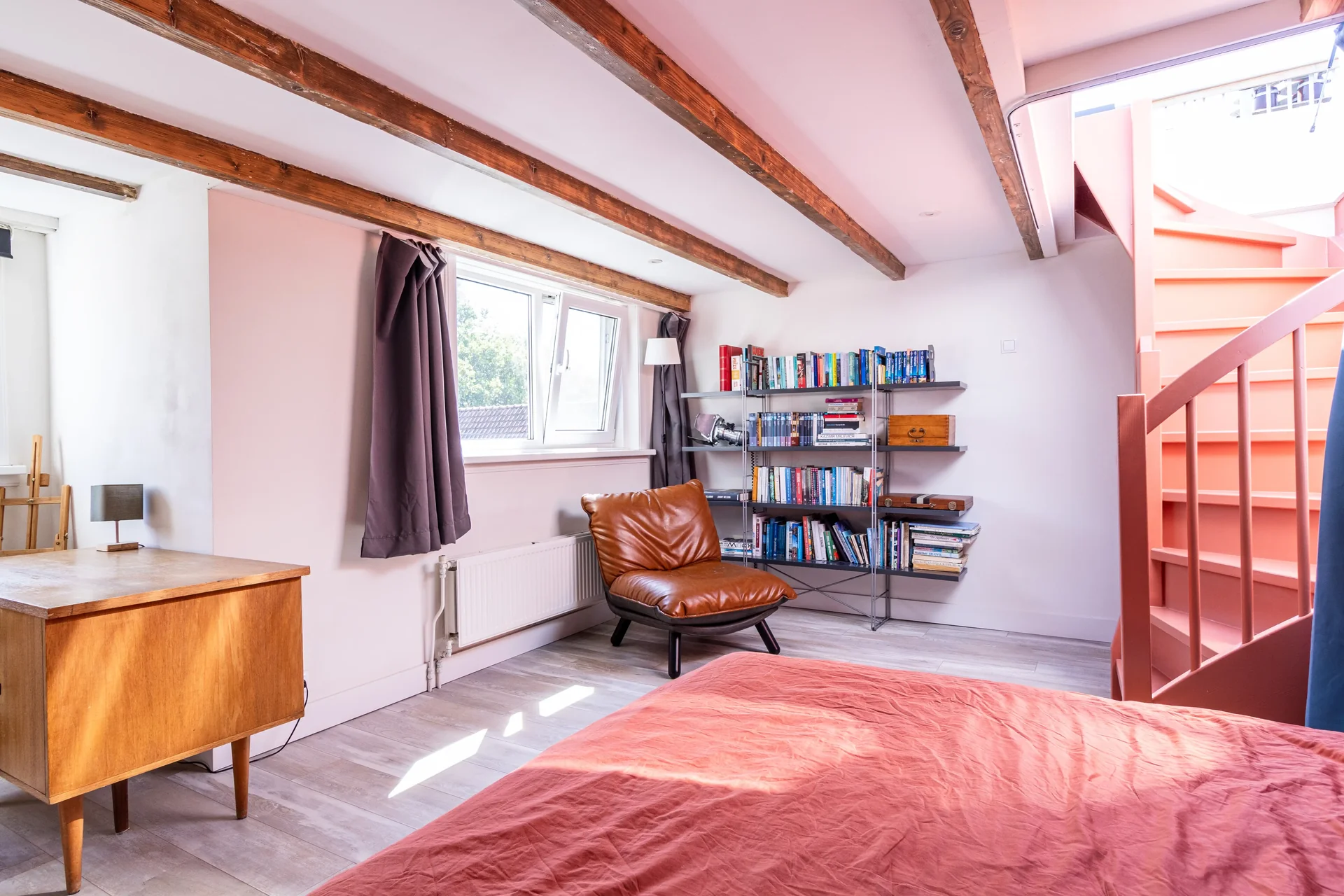 Foto van de Appartement gelegen aan de Hoofdweg in Amsterdam