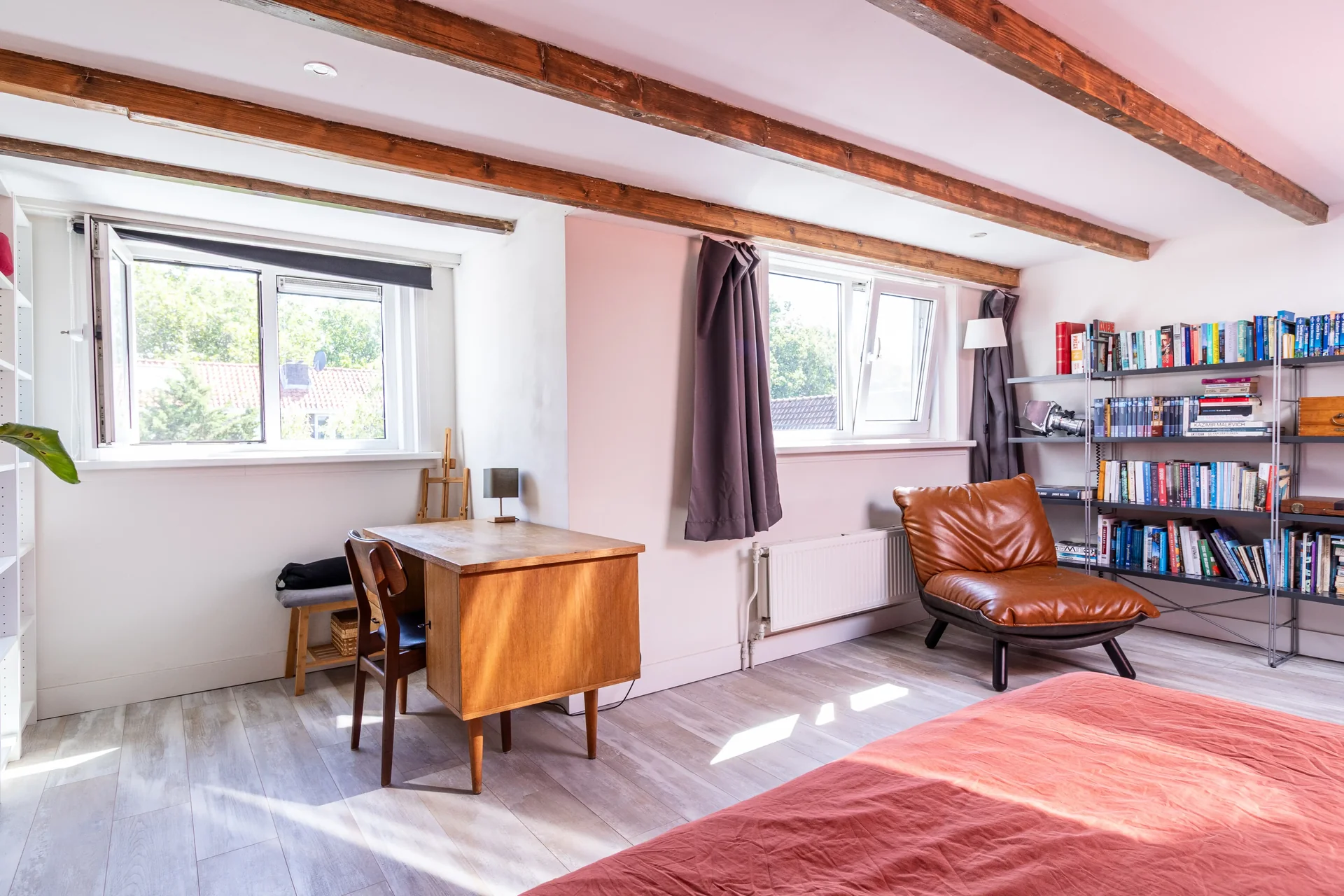 Foto van de Appartement gelegen aan de Hoofdweg in Amsterdam