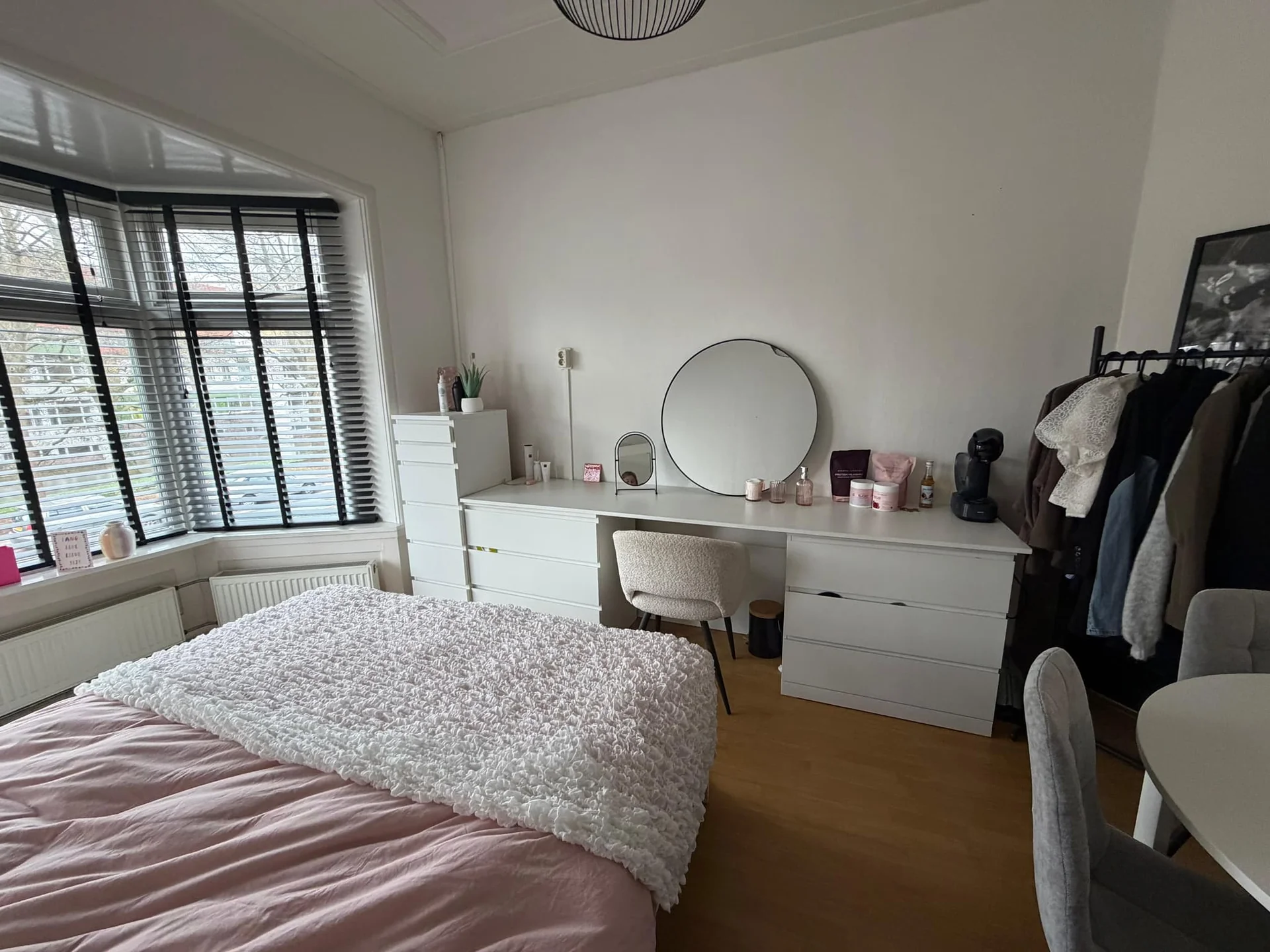geblurde versie van de foto als achtergrond