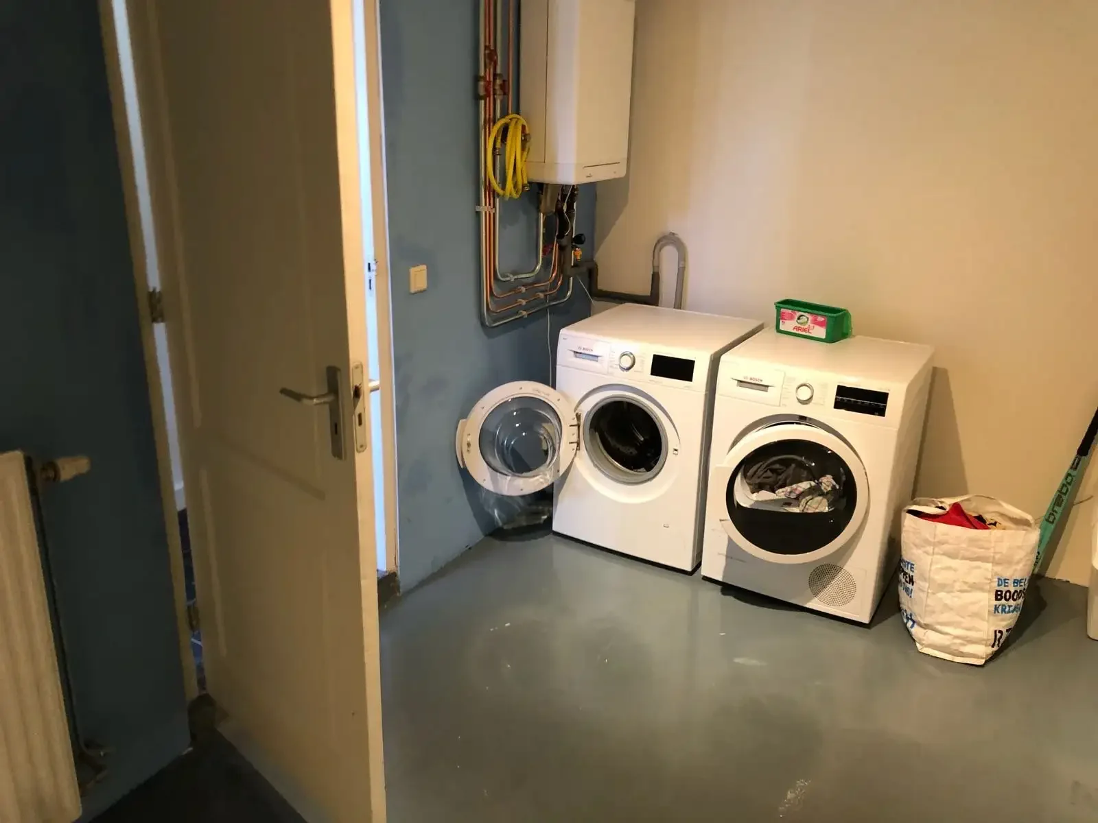 geblurde versie van de foto als achtergrond