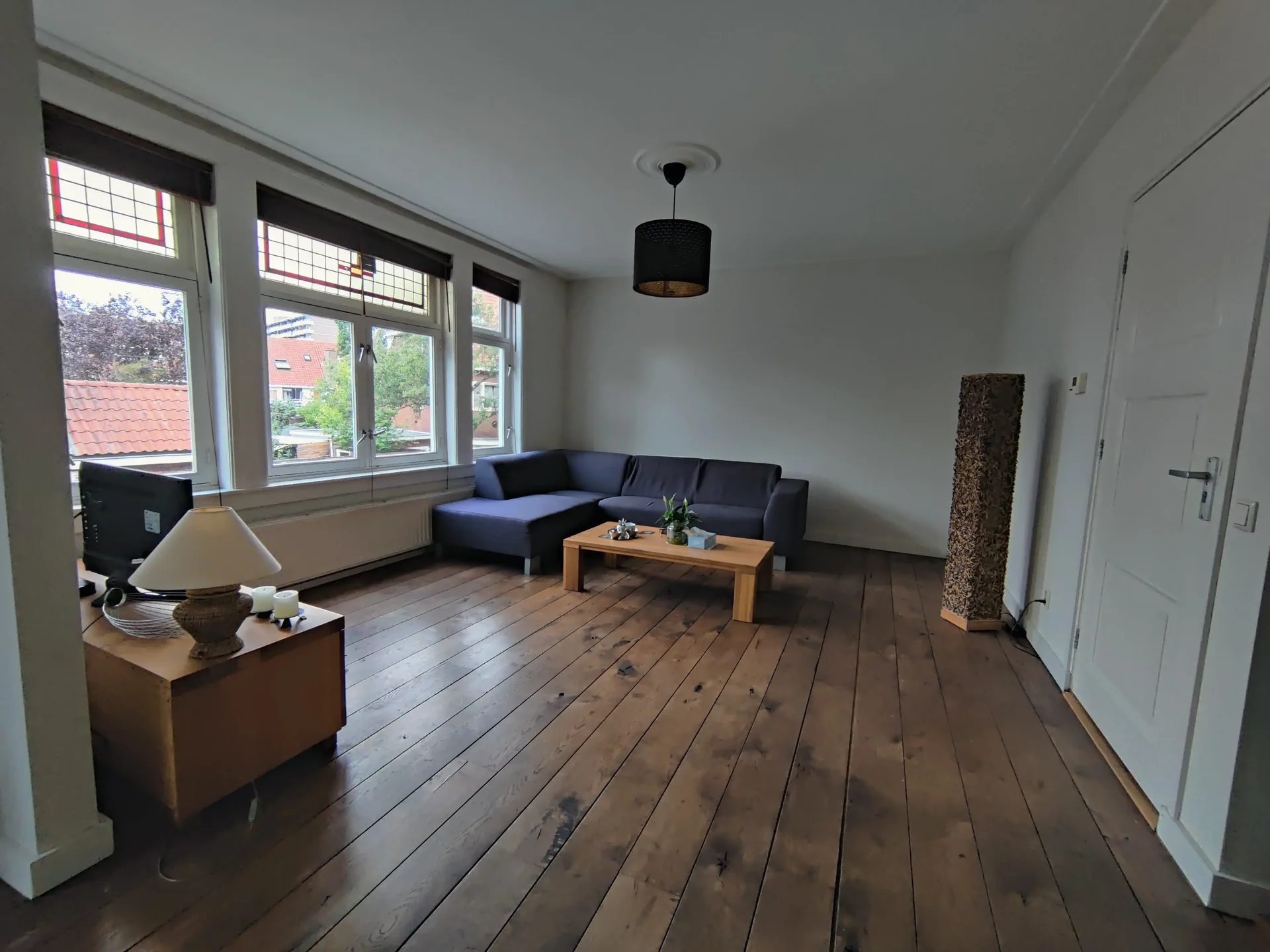 geblurde versie van de foto als achtergrond