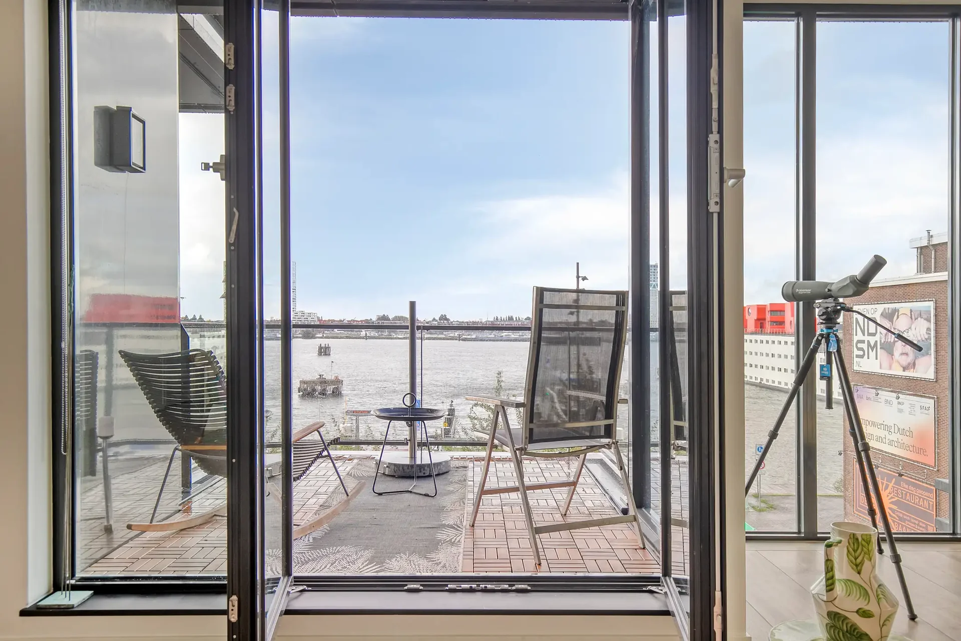 Foto van de Appartement gelegen aan de ms. van Riemsdijkweg in Amsterdam