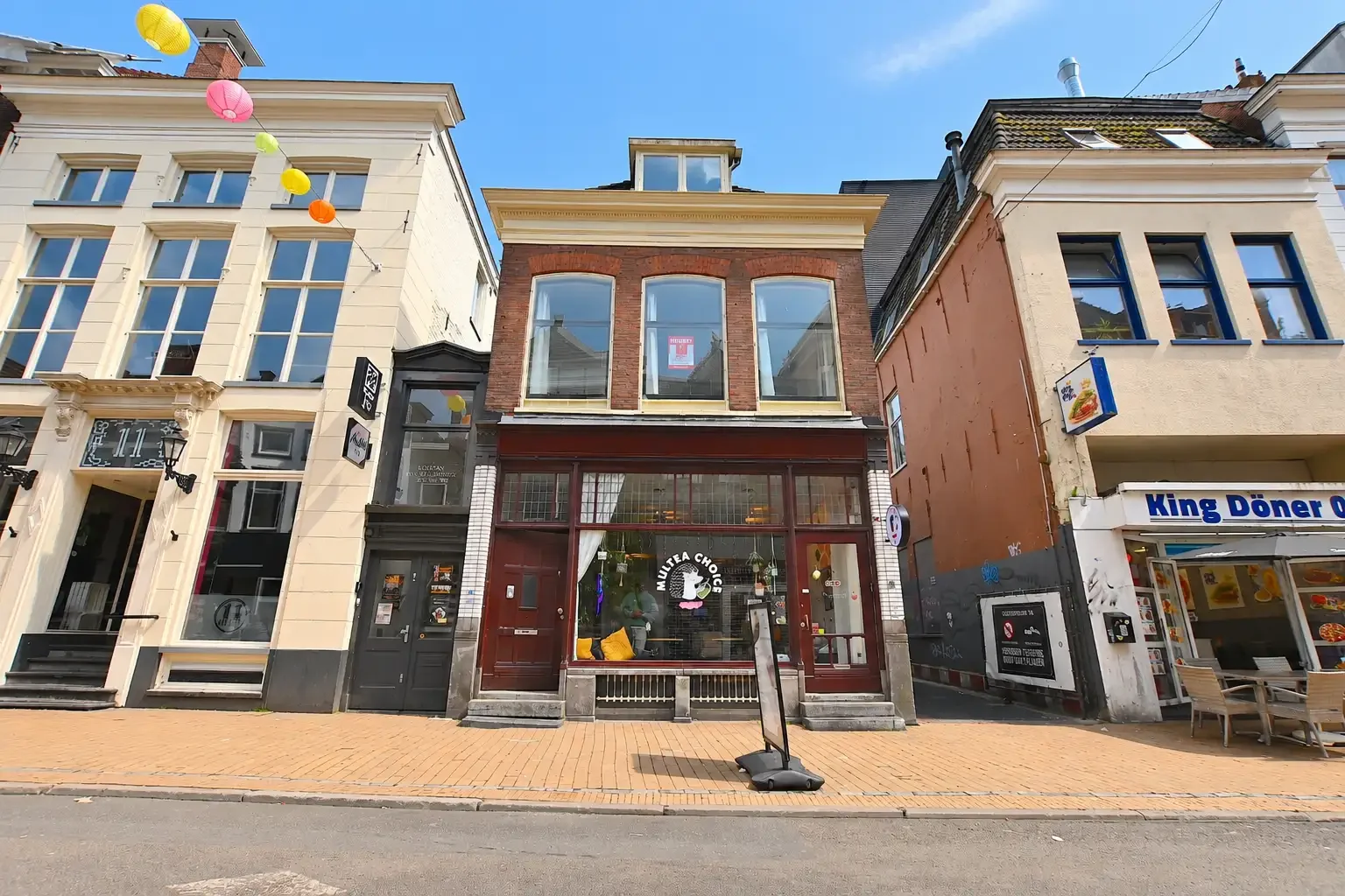 geblurde versie van de foto als achtergrond