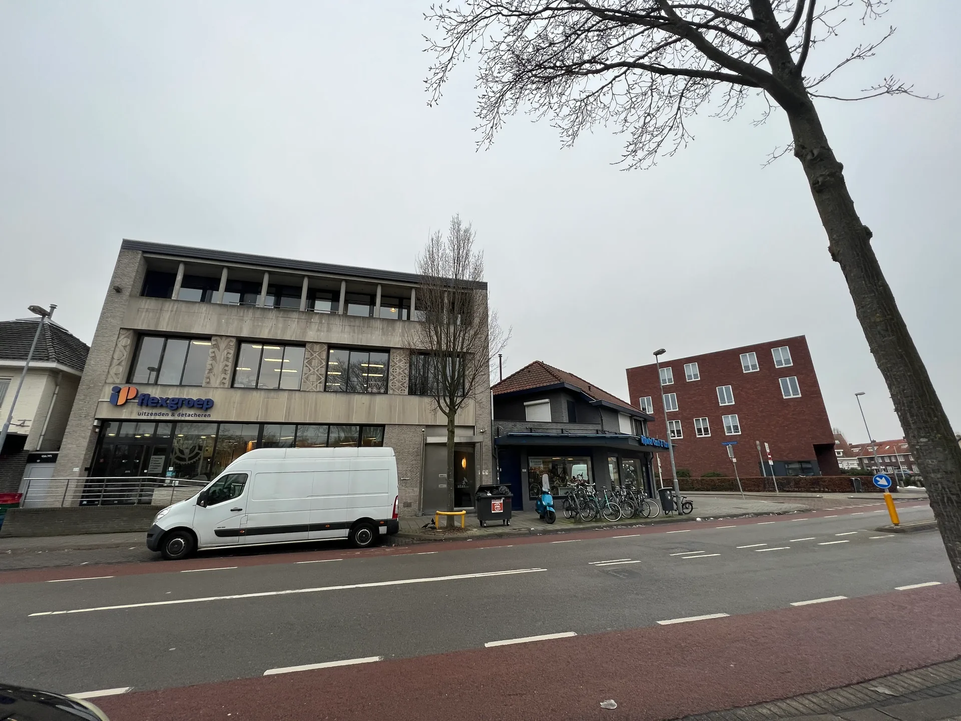 geblurde versie van de foto als achtergrond