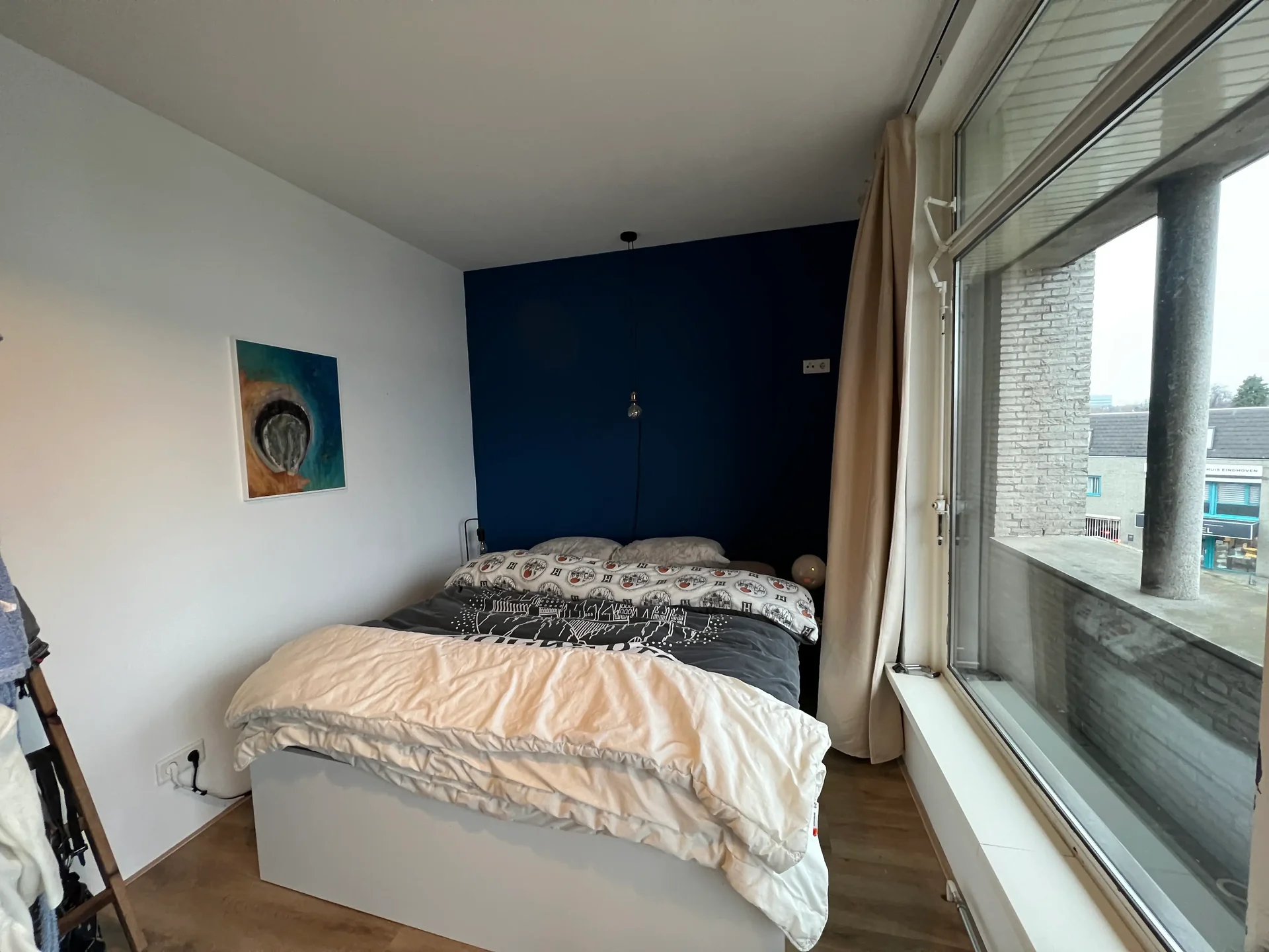 geblurde versie van de foto als achtergrond