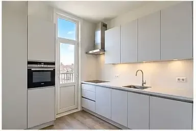 geblurde versie van de foto als achtergrond
