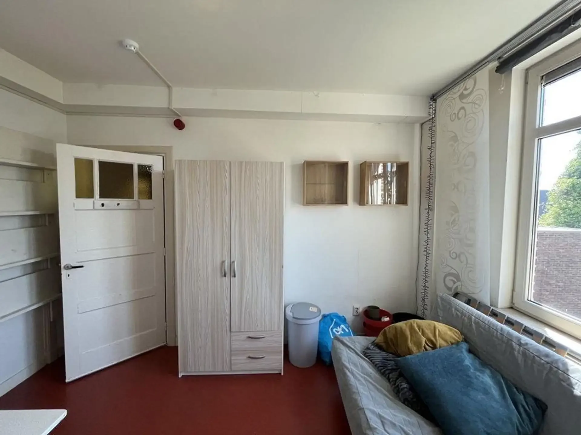 geblurde versie van de foto als achtergrond
