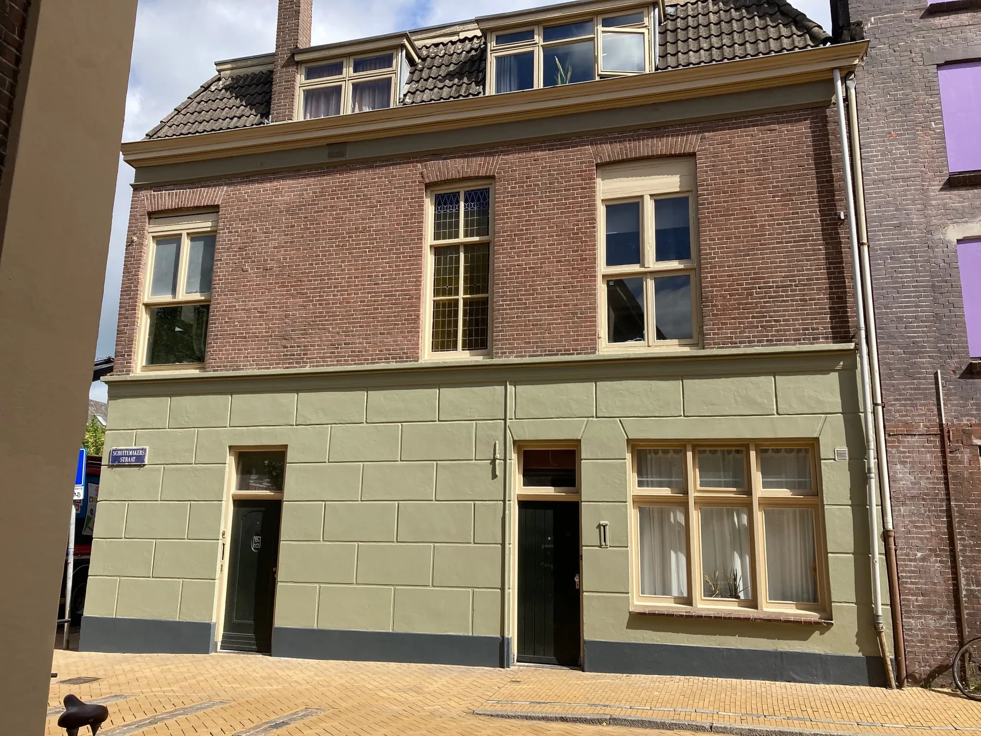 geblurde versie van de foto als achtergrond