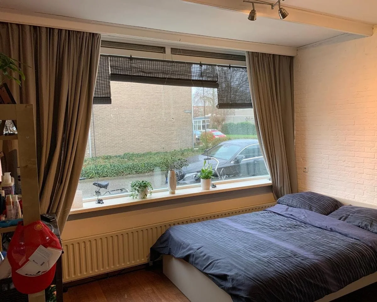 geblurde versie van de foto als achtergrond