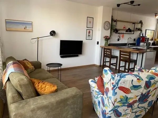geblurde versie van de foto als achtergrond