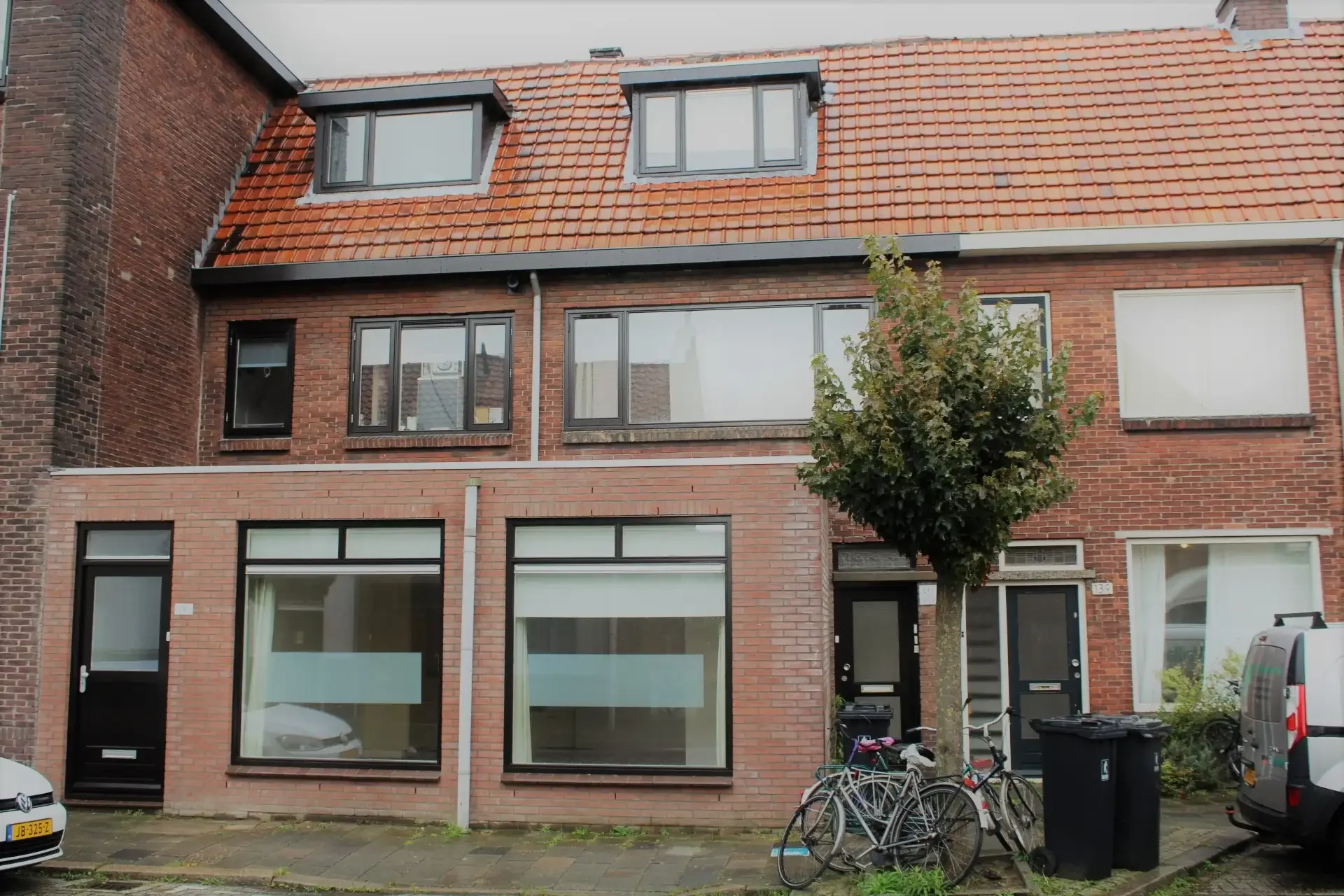 geblurde versie van de foto als achtergrond