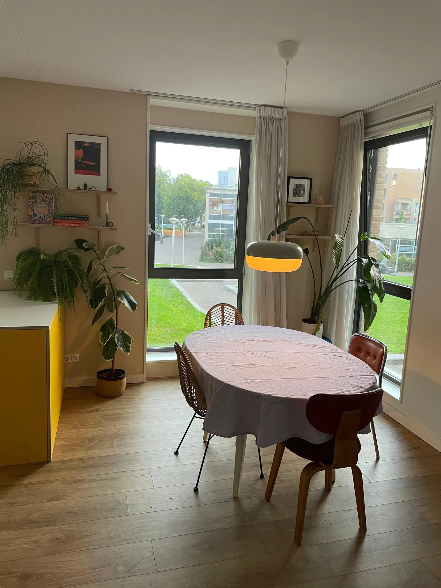 geblurde versie van de foto als achtergrond