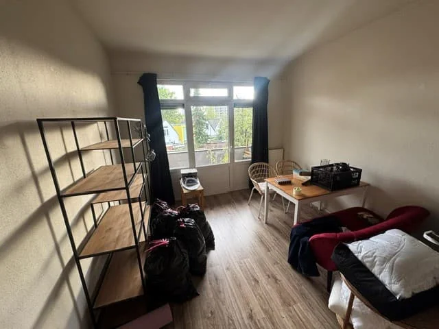 geblurde versie van de foto als achtergrond