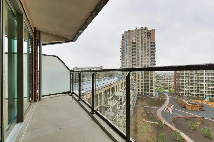geblurde versie van de foto als achtergrond
