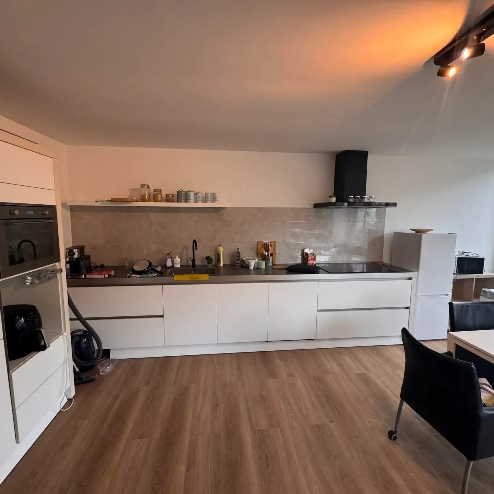 geblurde versie van de foto als achtergrond