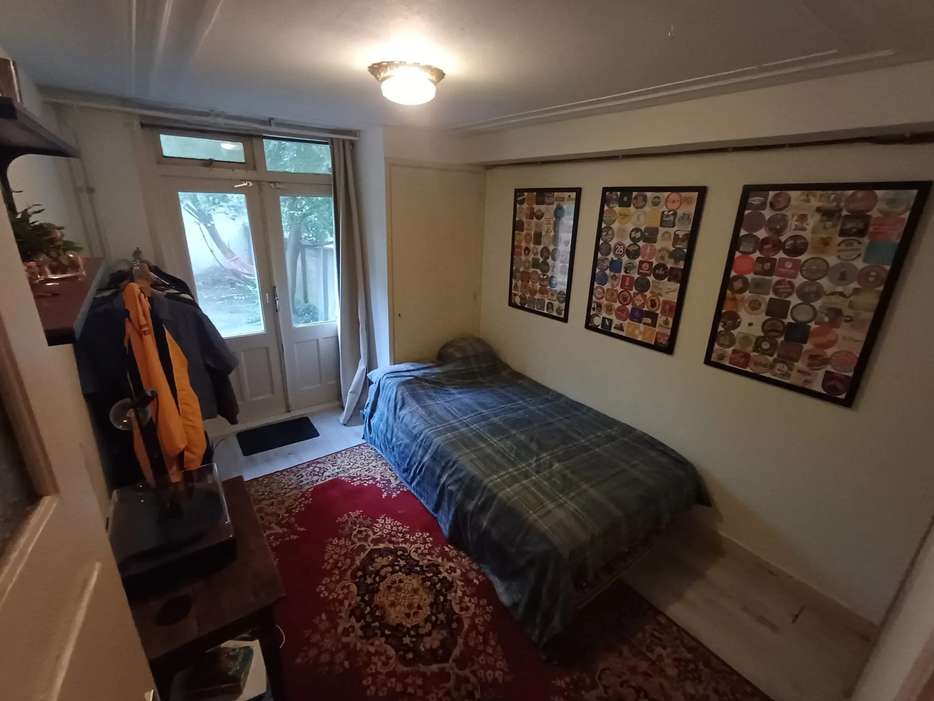 geblurde versie van de foto als achtergrond