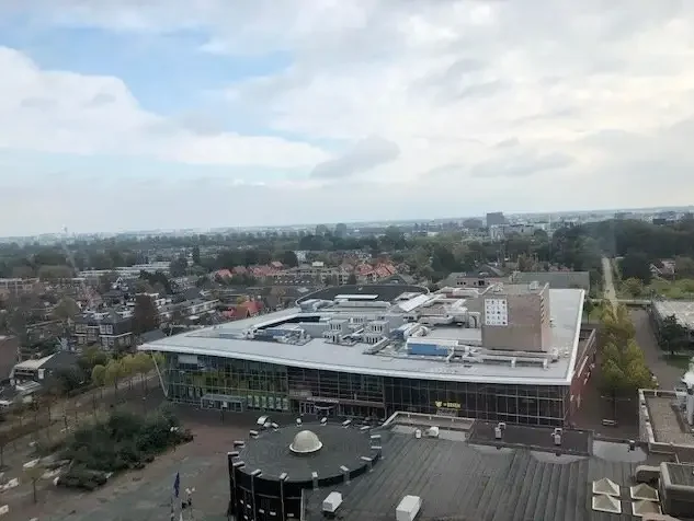 geblurde versie van de foto als achtergrond