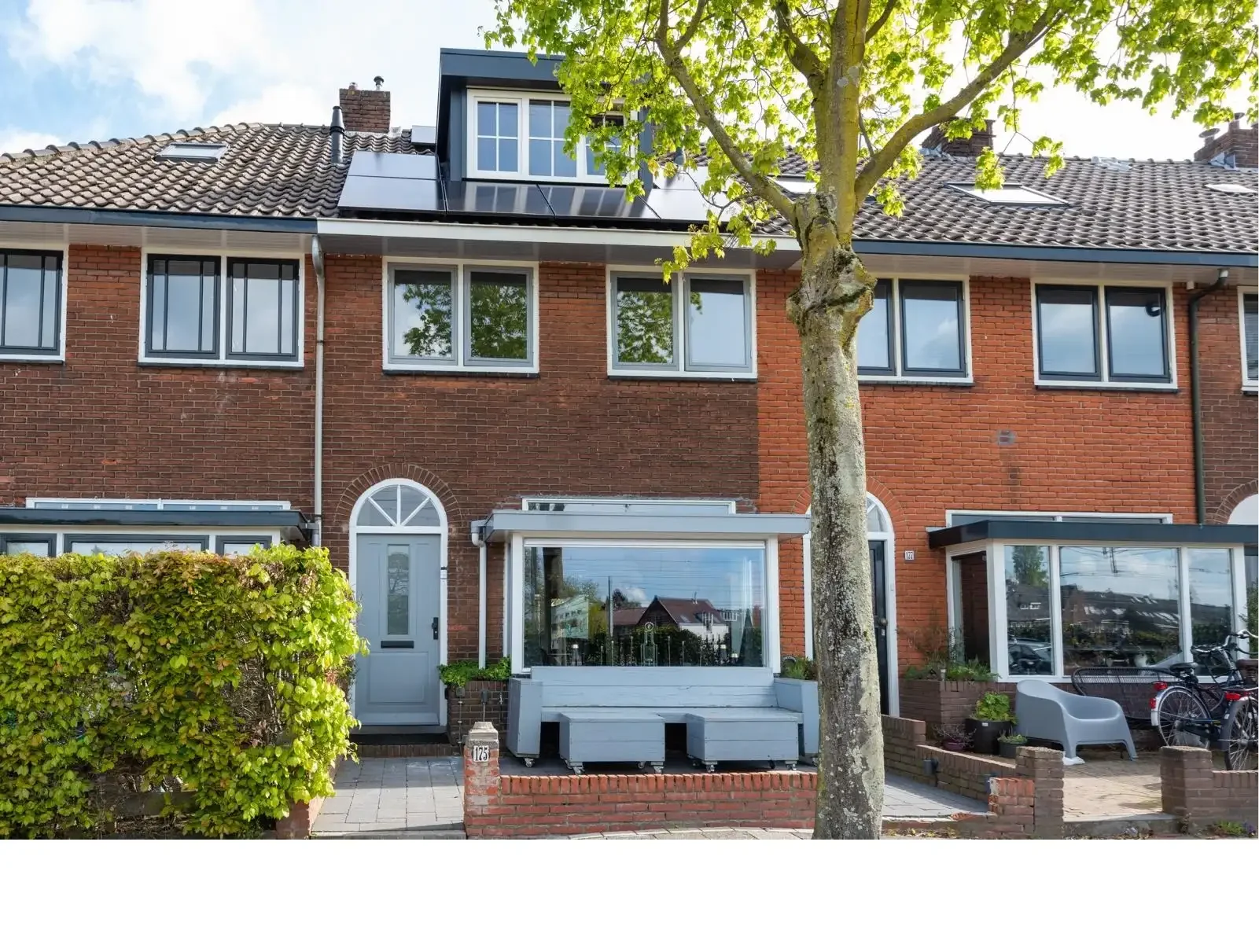 geblurde versie van de foto als achtergrond