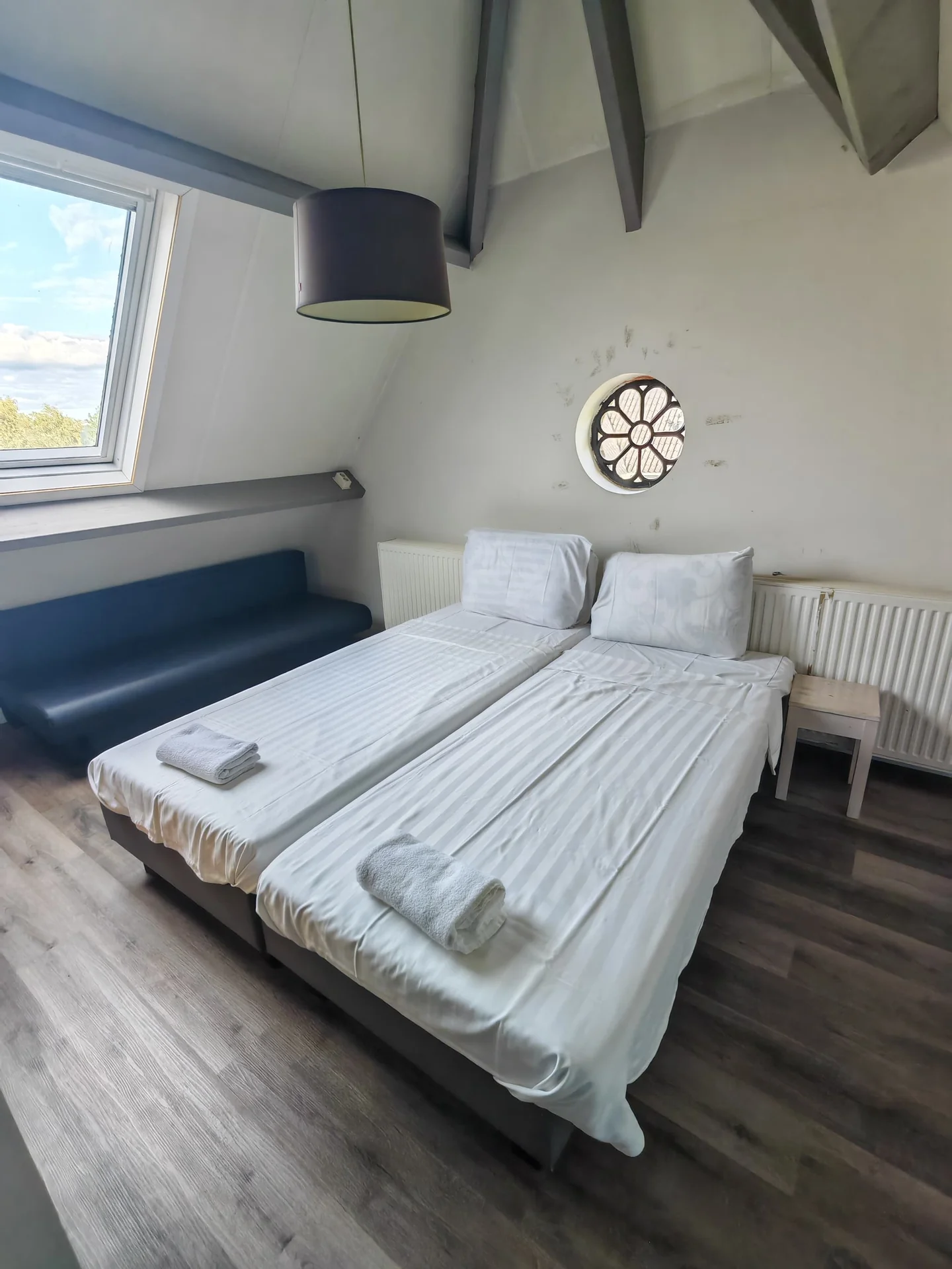 geblurde versie van de foto als achtergrond