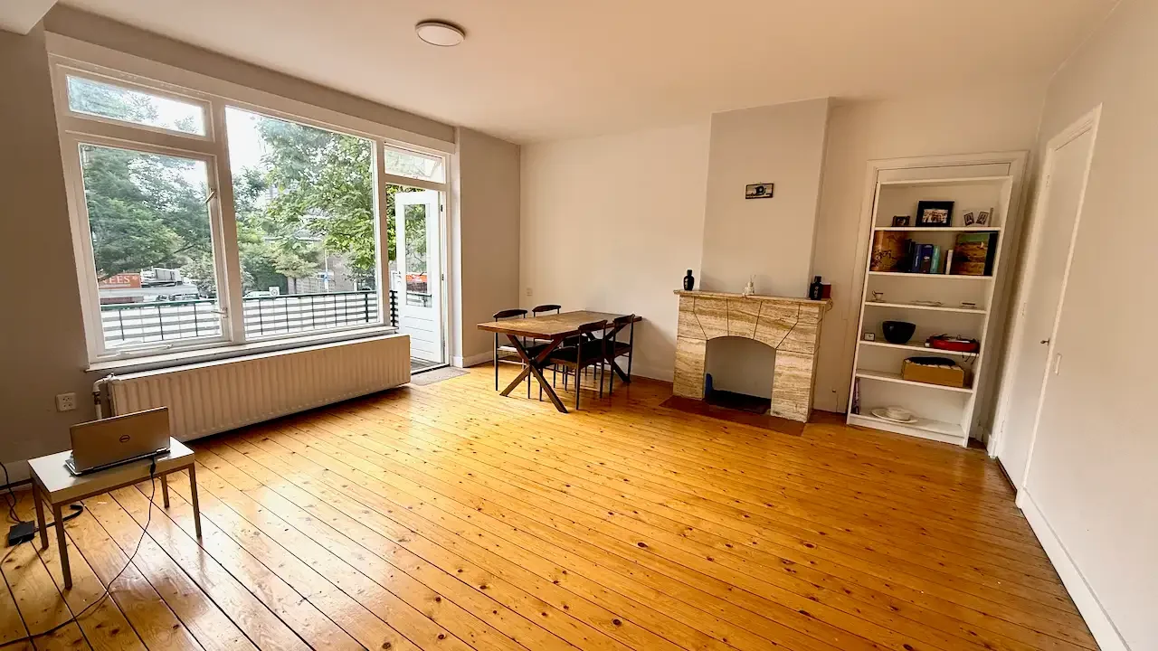 geblurde versie van de foto als achtergrond