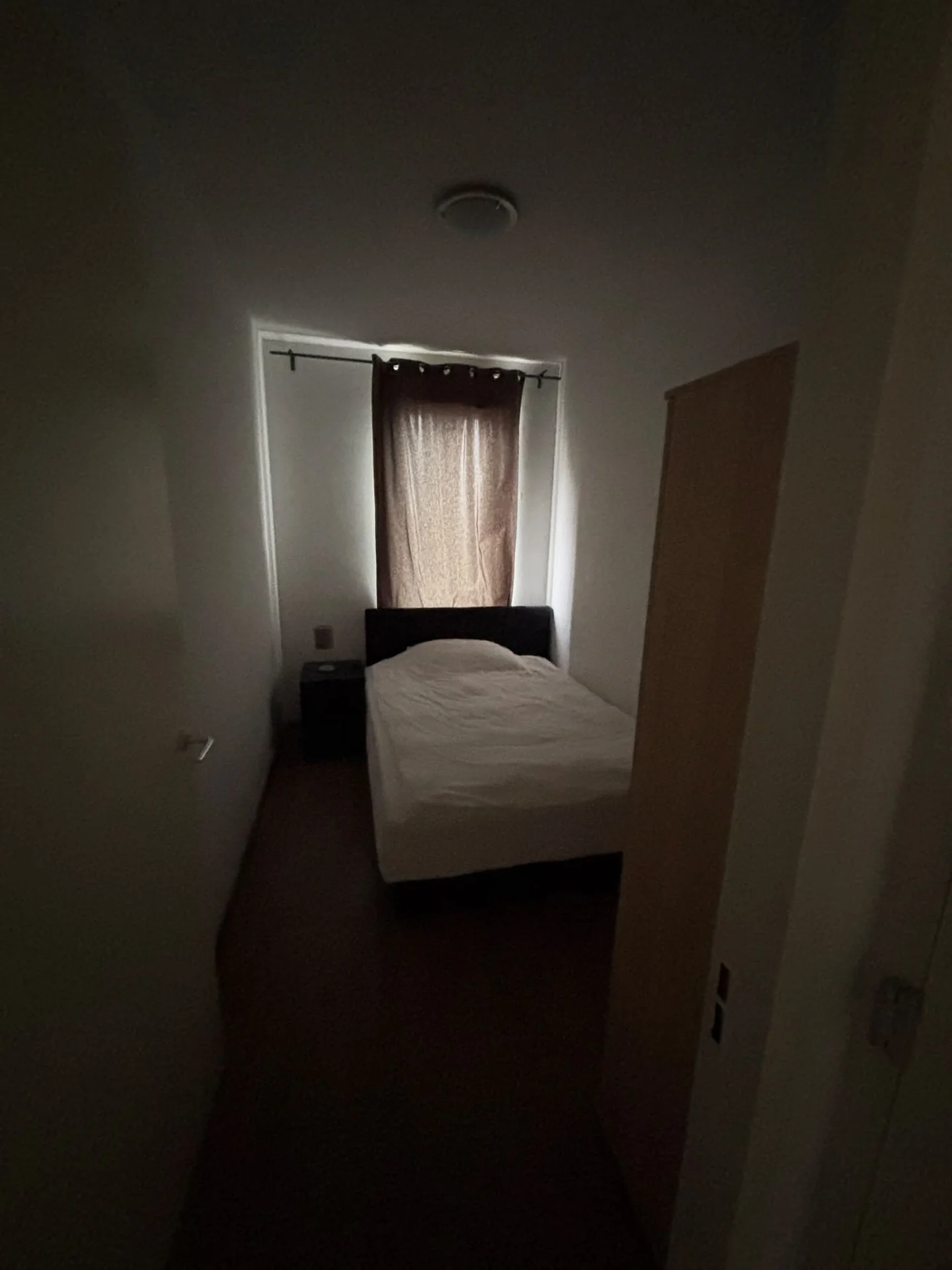 Foto van de Kamer gelegen aan de Koningin Wilhelminaplein in Amsterdam