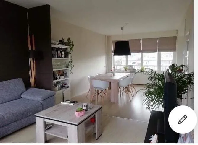 geblurde versie van de foto als achtergrond