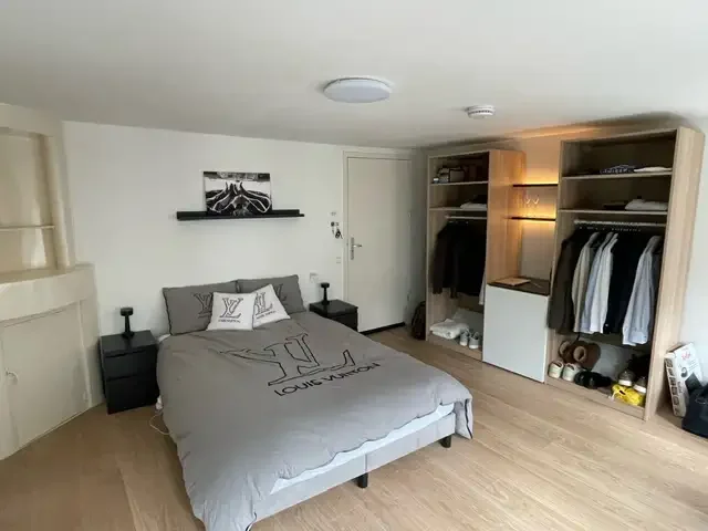 geblurde versie van de foto als achtergrond
