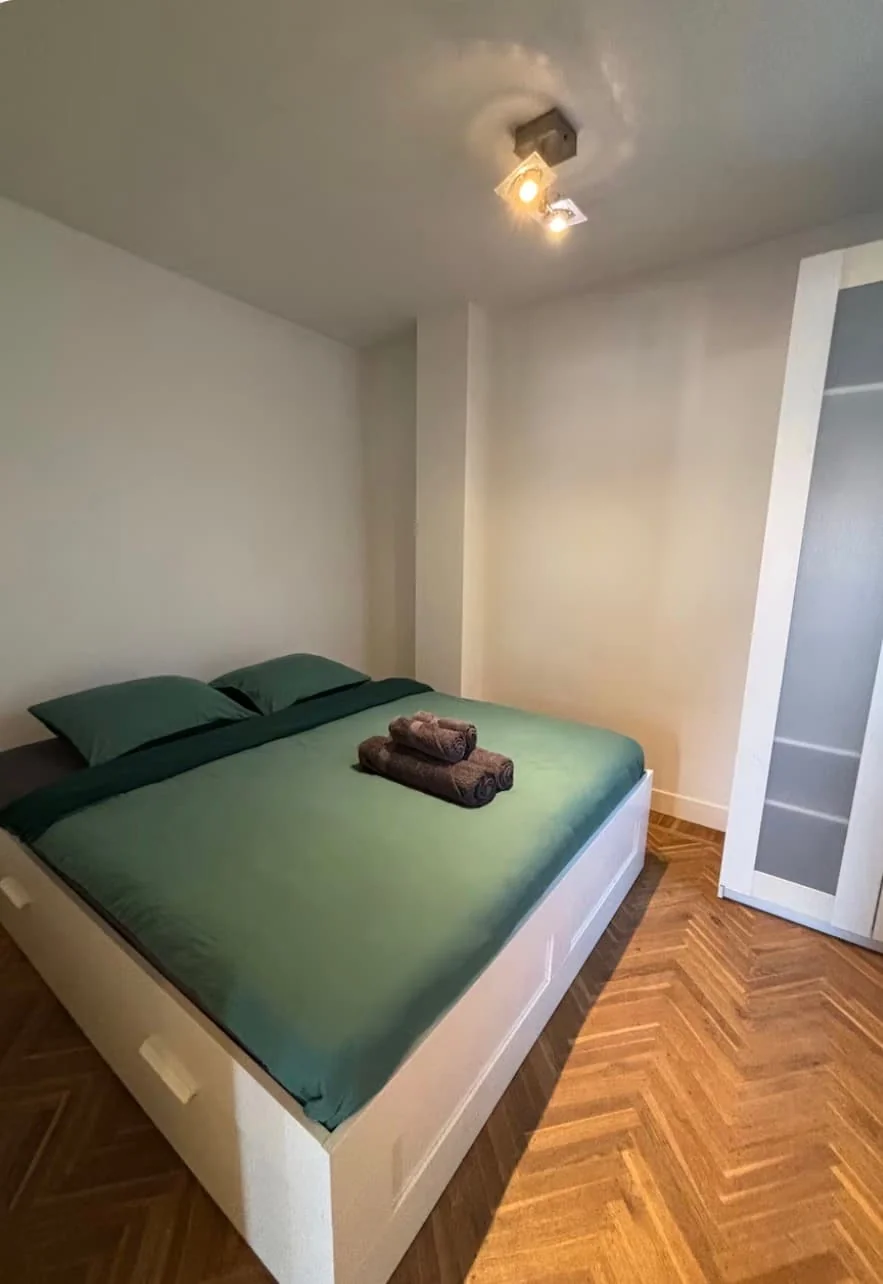 geblurde versie van de foto als achtergrond