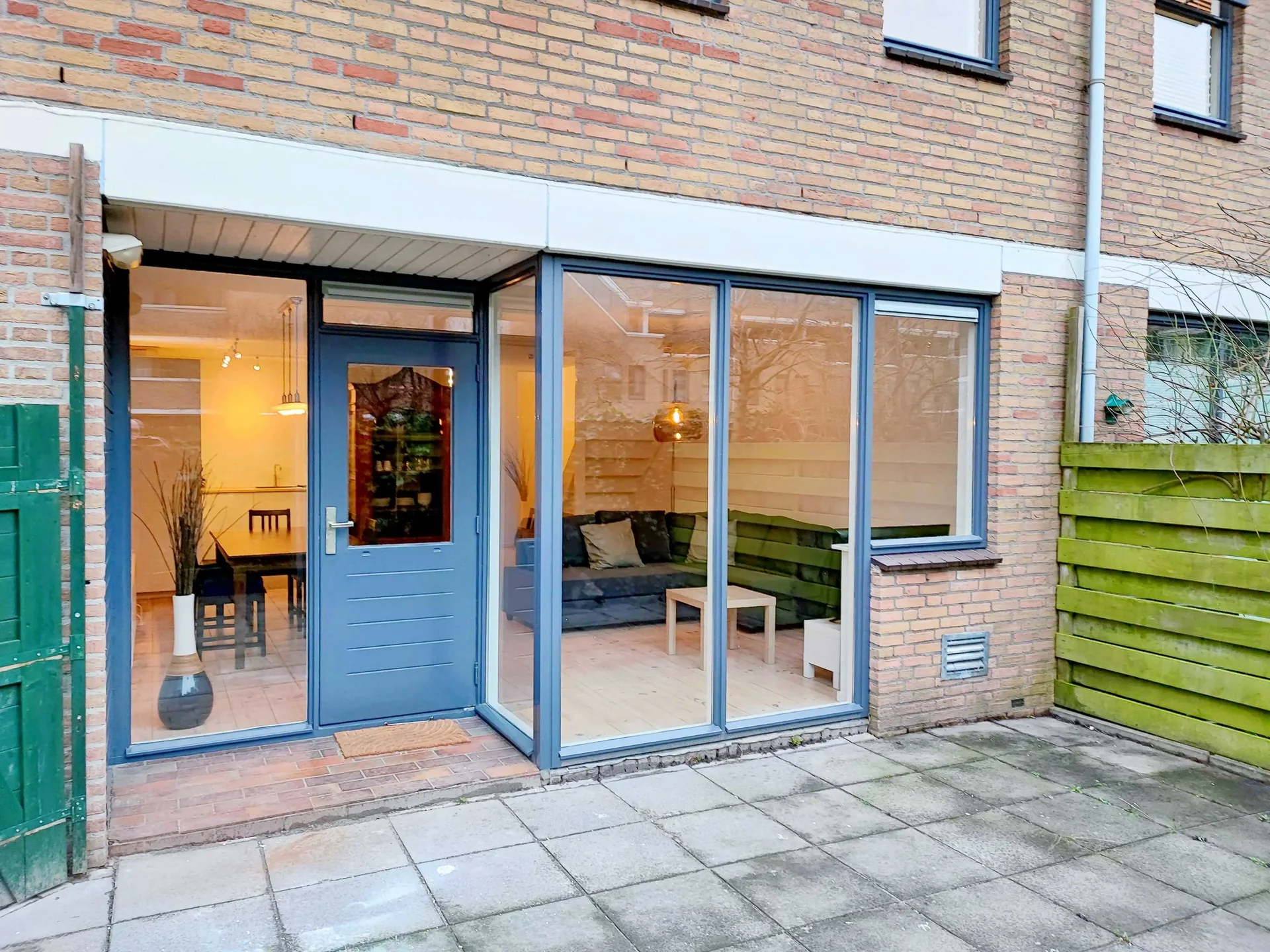 geblurde versie van de foto als achtergrond