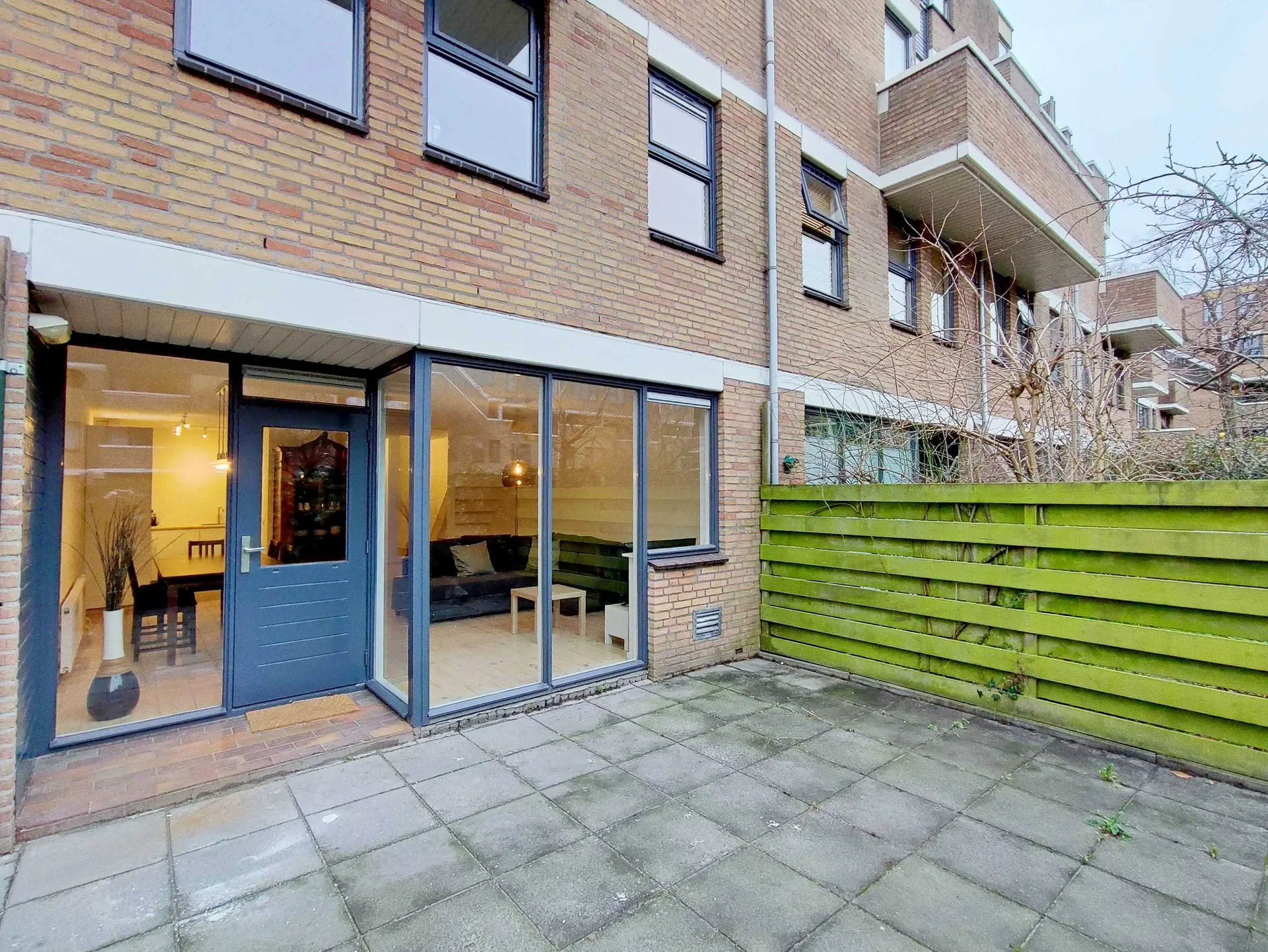 geblurde versie van de foto als achtergrond