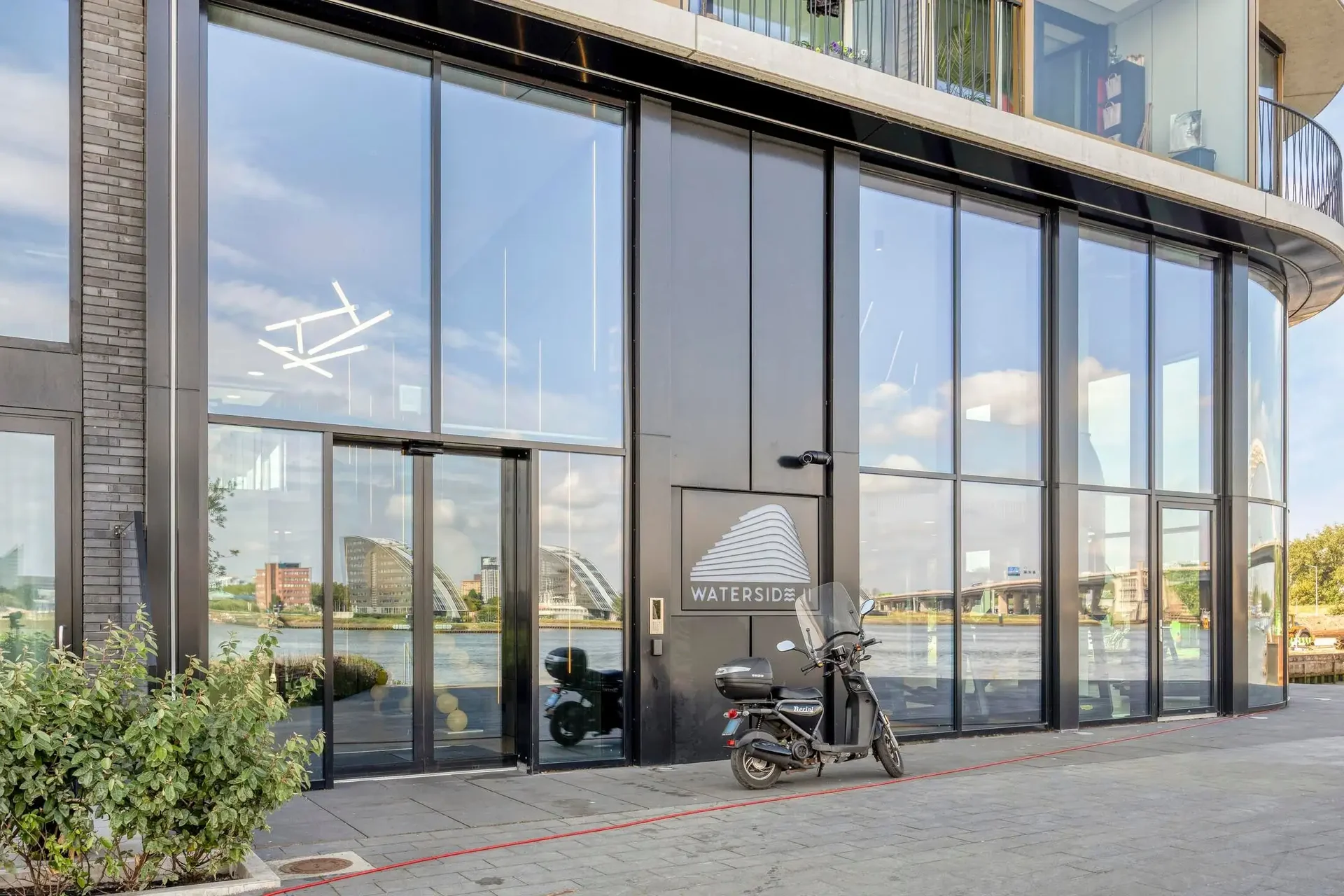 Foto van de Appartement gelegen aan de Pampuskade in Rotterdam