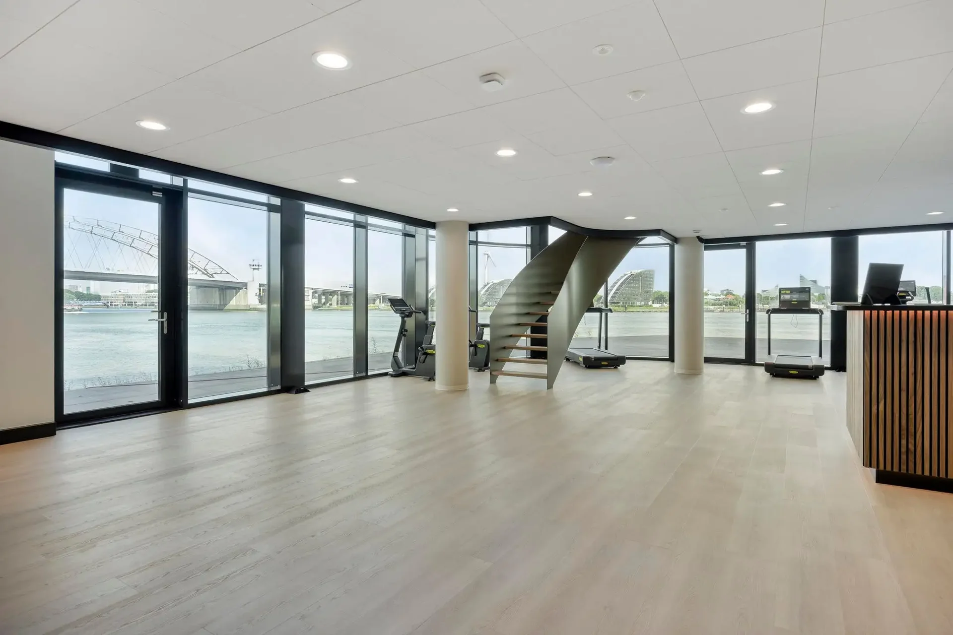 Foto van de Appartement gelegen aan de Pampuskade in Rotterdam