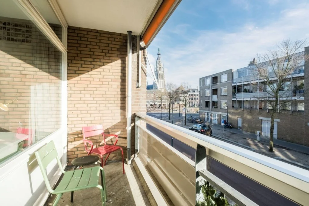geblurde versie van de foto als achtergrond
