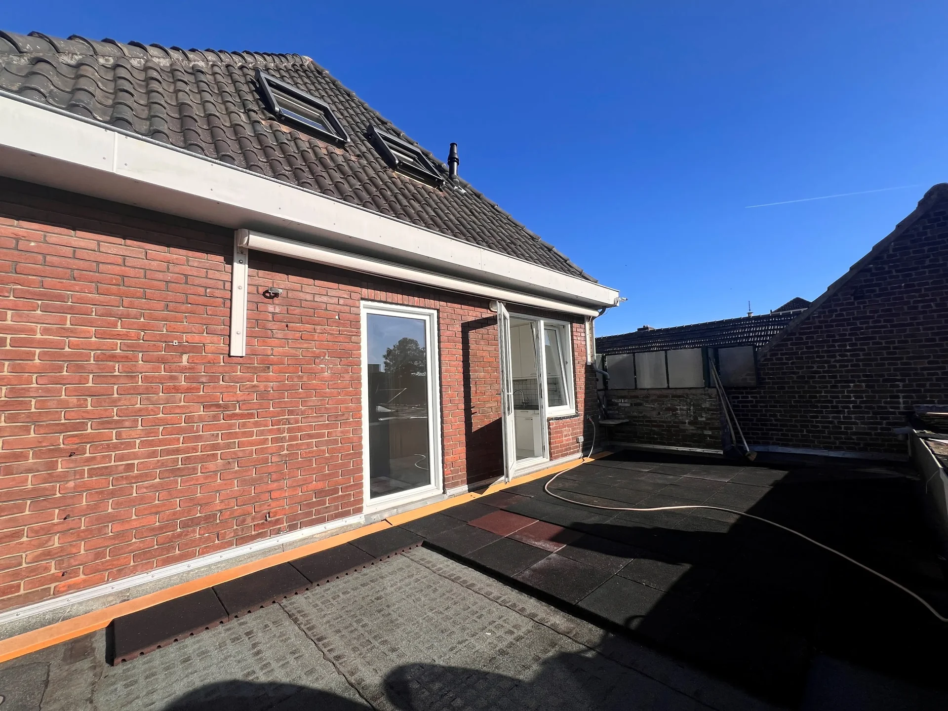 geblurde versie van de foto als achtergrond