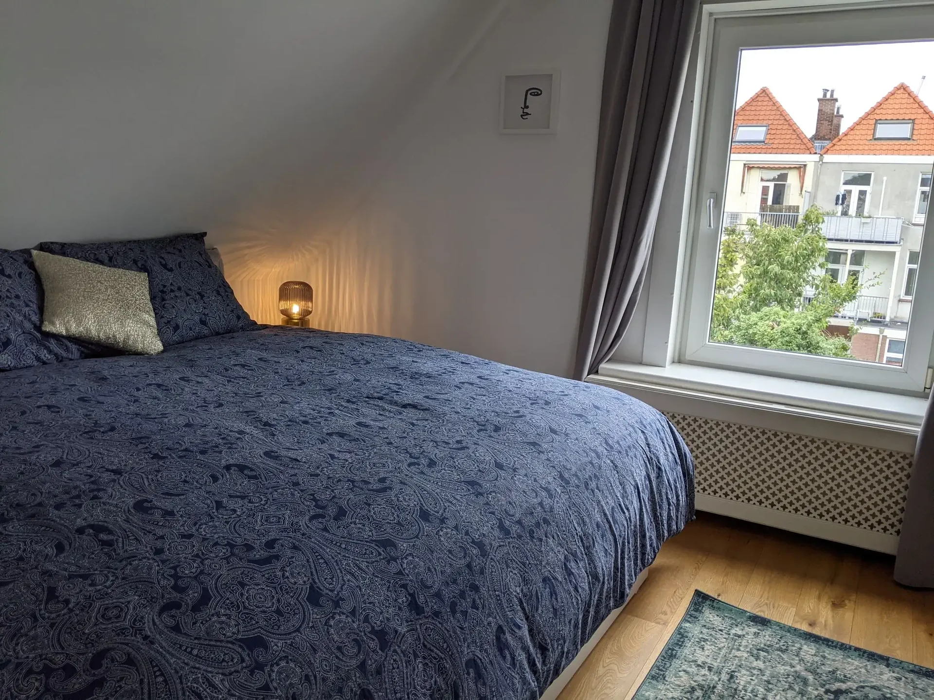 geblurde versie van de foto als achtergrond
