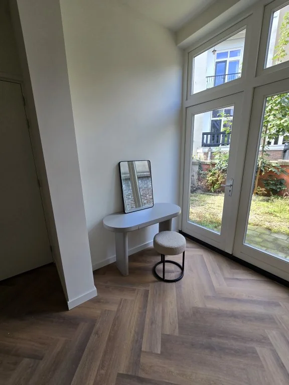 geblurde versie van de foto als achtergrond