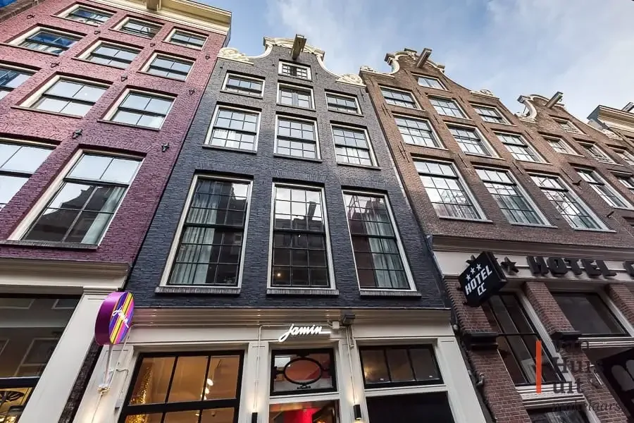 geblurde versie van de foto als achtergrond
