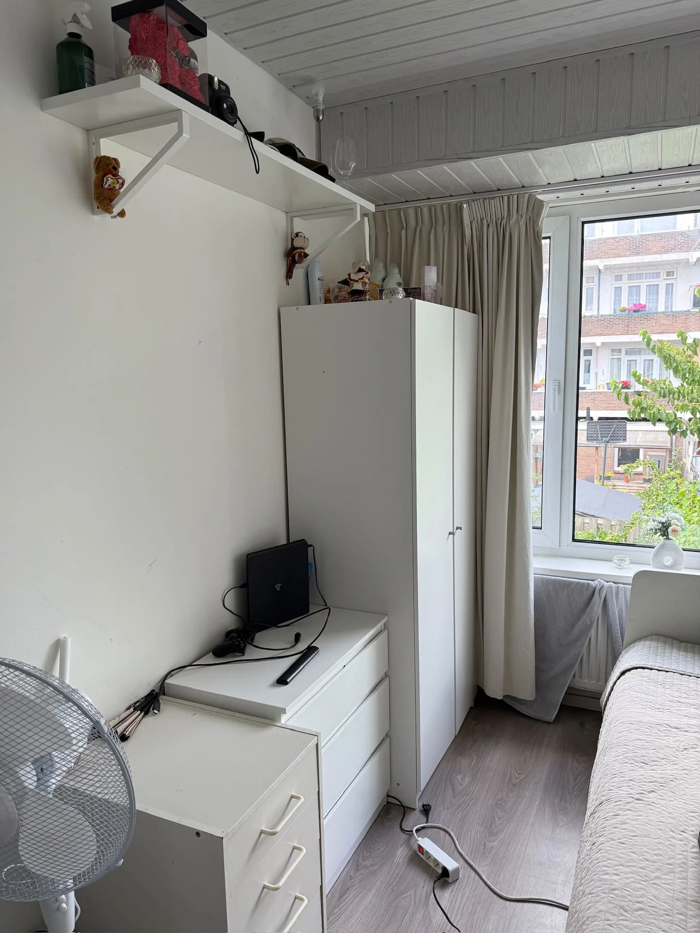 geblurde versie van de foto als achtergrond