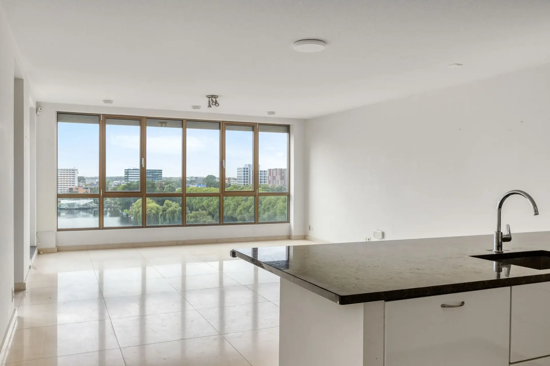 Foto van de Appartement gelegen aan de Saskia van Uijlenburgkade in Amsterdam