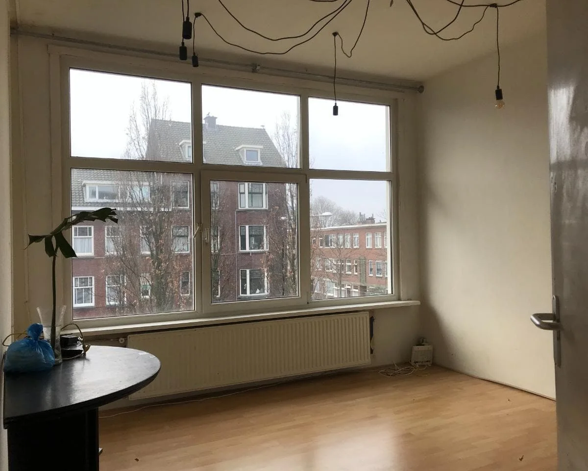 geblurde versie van de foto als achtergrond