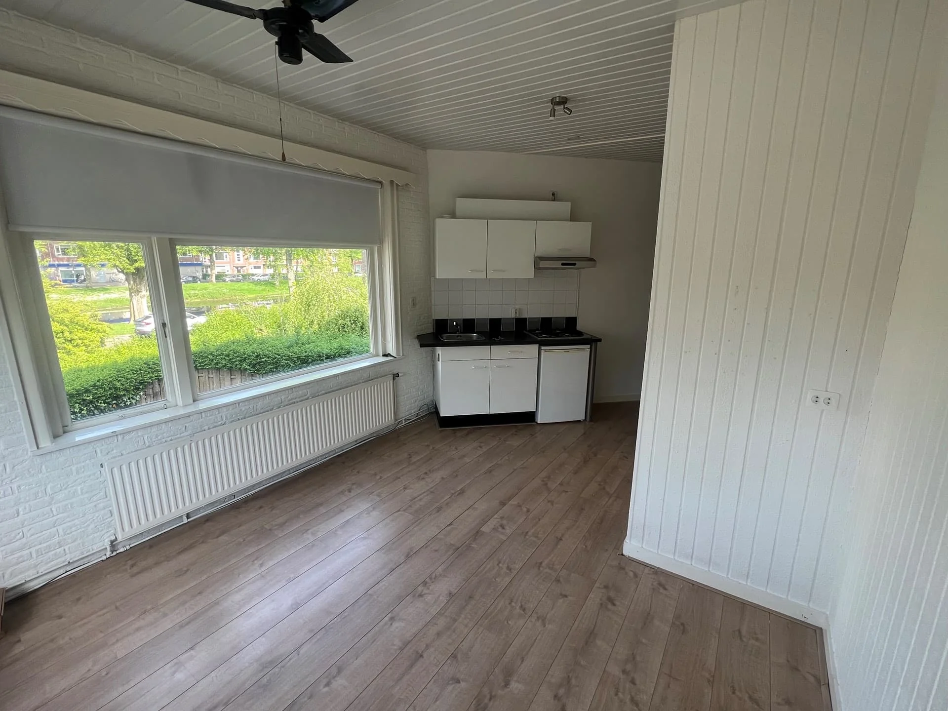 Foto van de Kamer gelegen aan de E. Thomassen a Thuessinklaan in Groningen