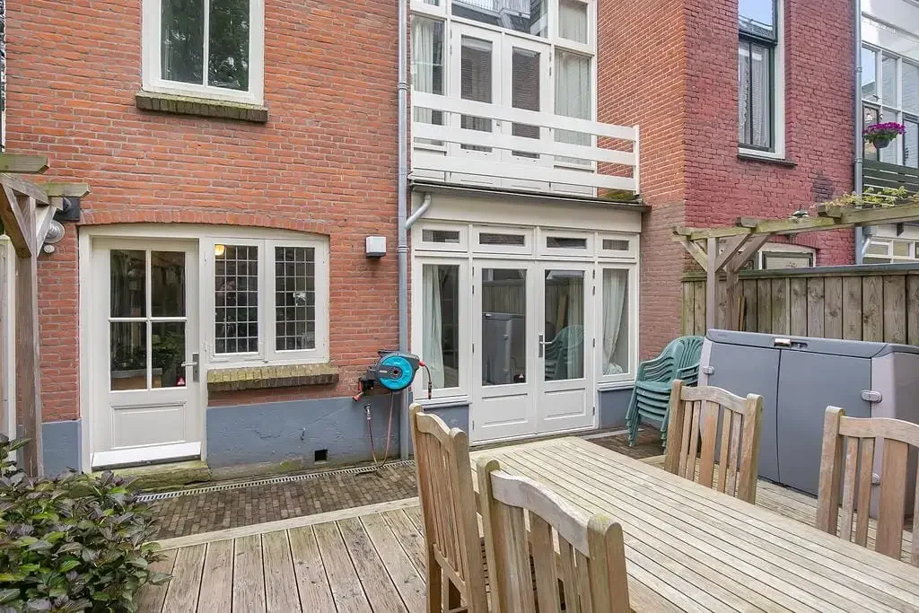 geblurde versie van de foto als achtergrond