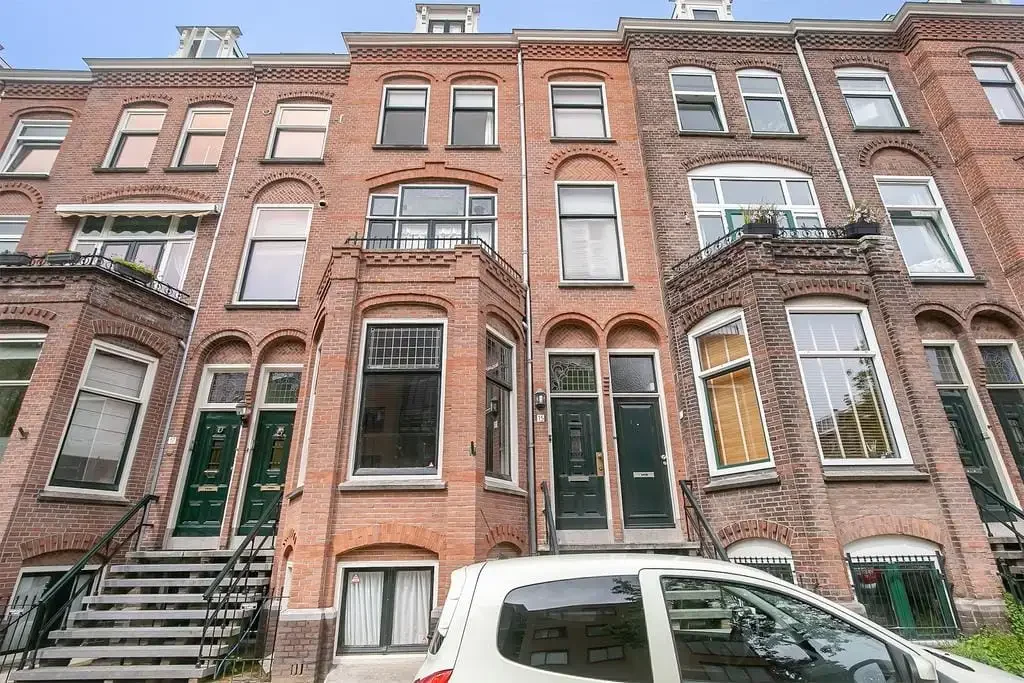 geblurde versie van de foto als achtergrond