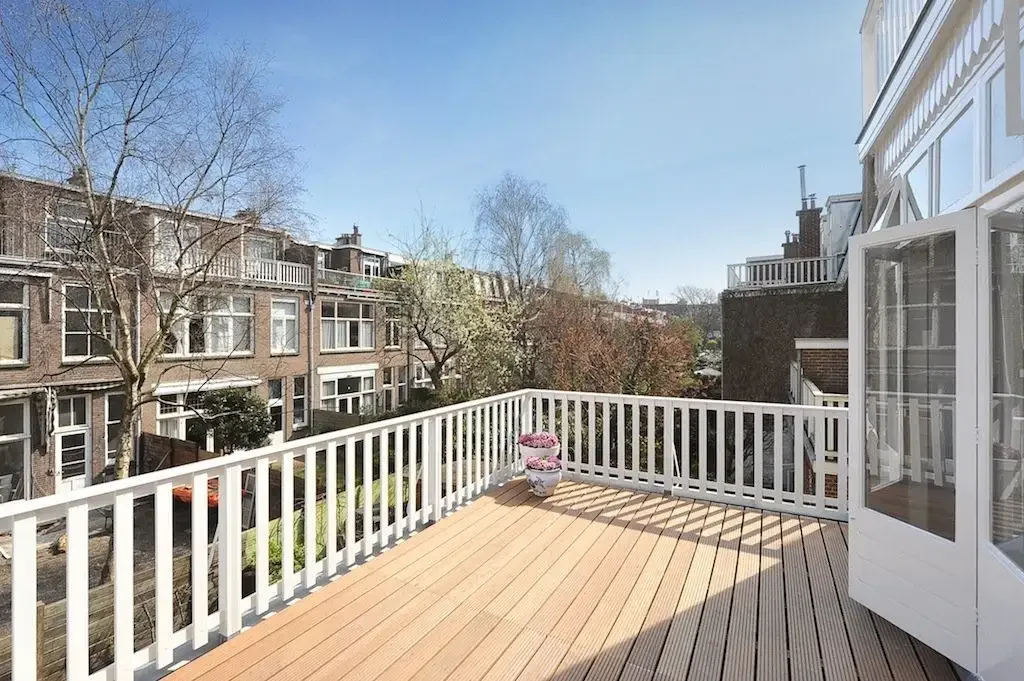 geblurde versie van de foto als achtergrond