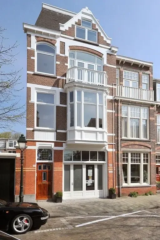 geblurde versie van de foto als achtergrond
