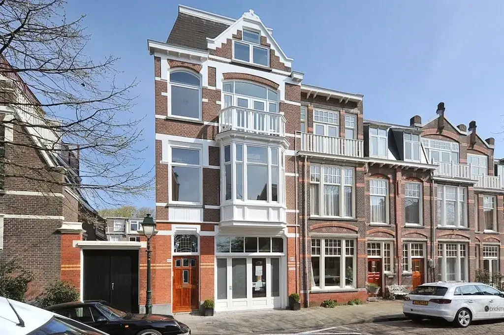 geblurde versie van de foto als achtergrond