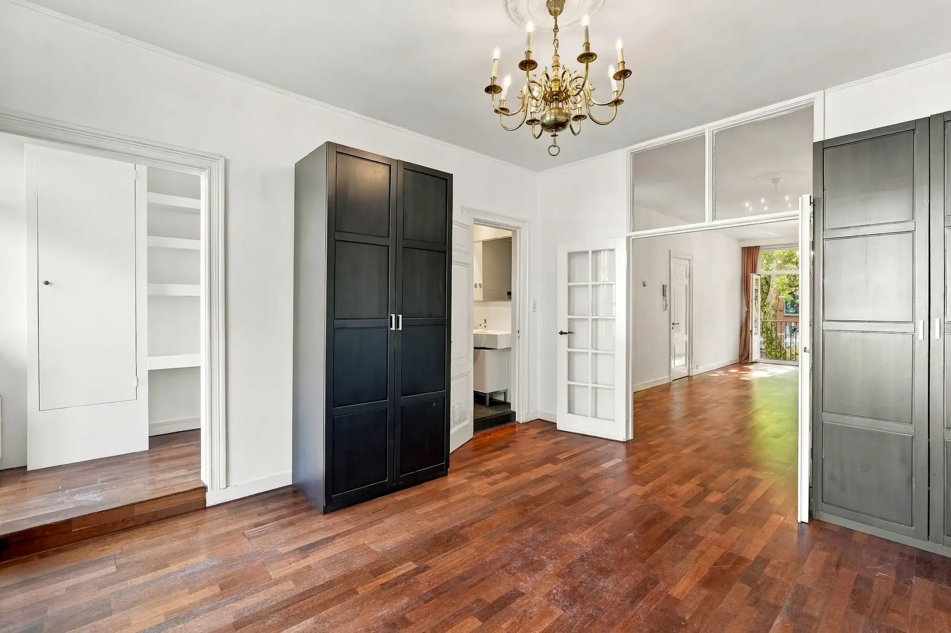 Foto van de Appartement gelegen aan de Ceintuurbaan in Amsterdam