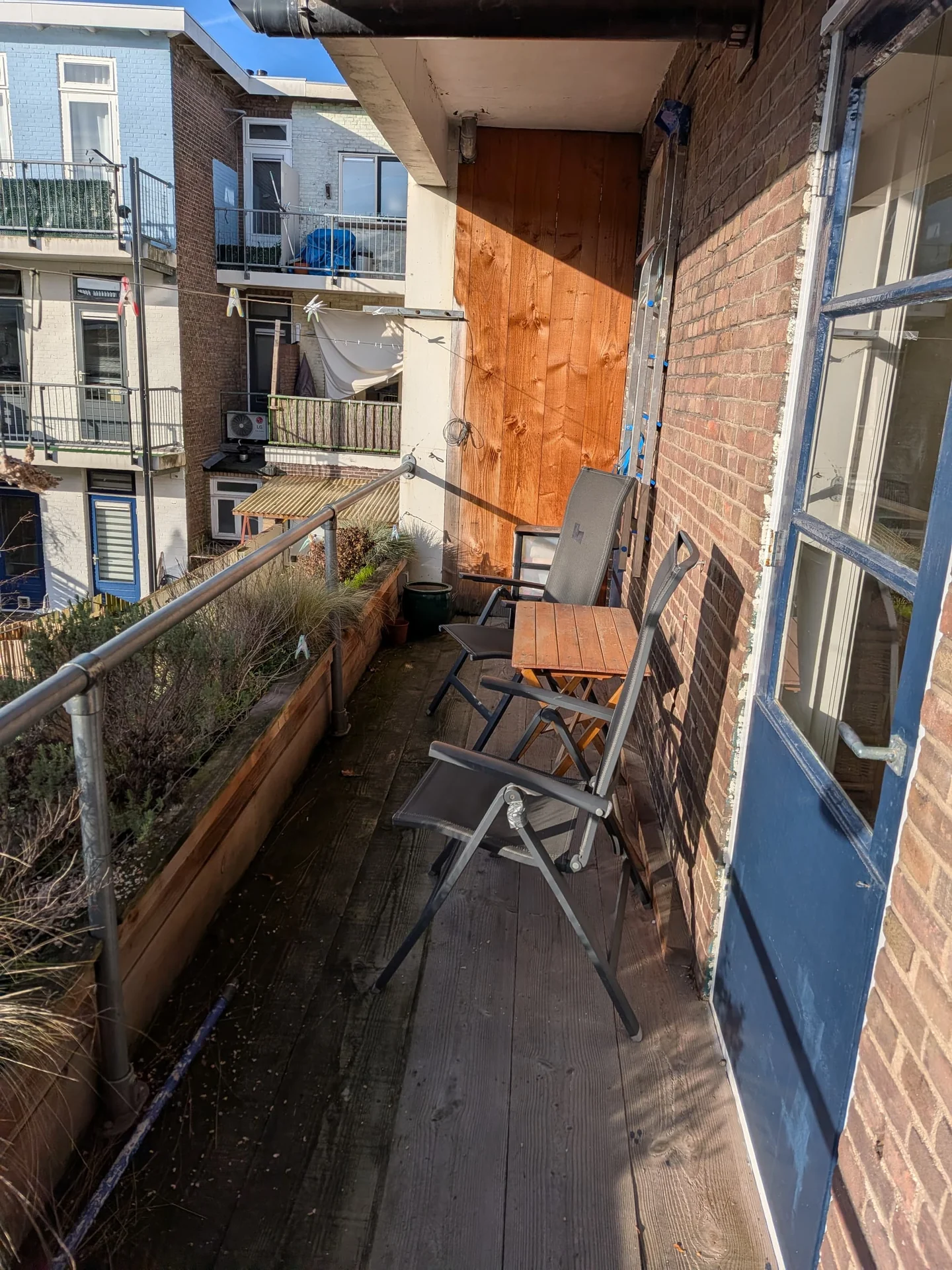 geblurde versie van de foto als achtergrond