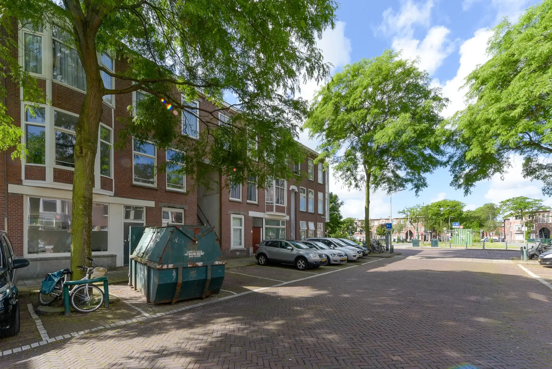 geblurde versie van de foto als achtergrond